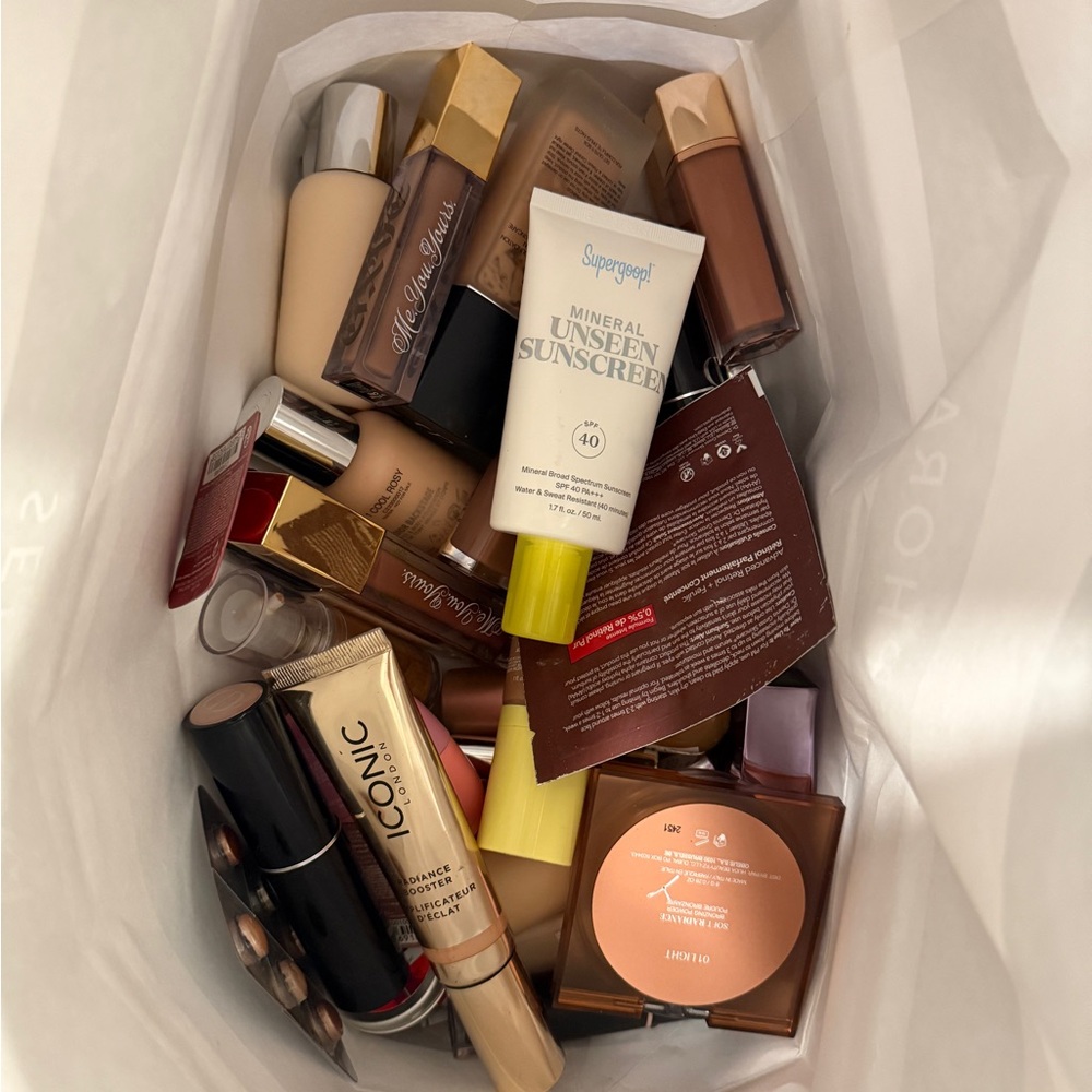 MYSTERY MAKEUP BAG